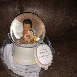 Hallmark Mahogany Water Globe